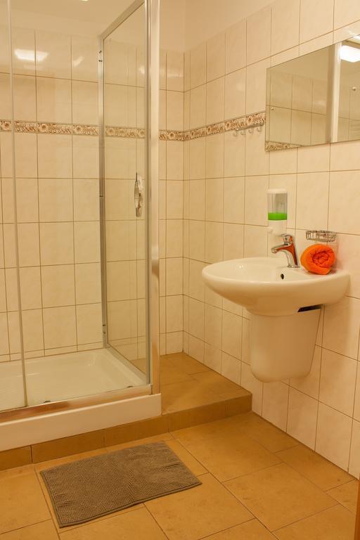 Apartmany Reko Kadan Exterior photo